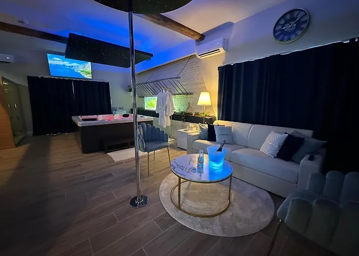 Au Domaine Du Predieu Holiday home Crecy-sur-Serre