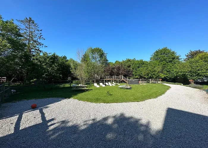 Au Domaine Du Predieu Holiday home Crecy-sur-Serre